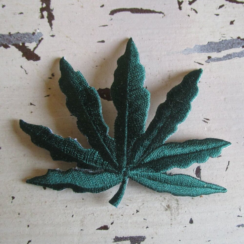 New 420 Iron on Patch Cool embroidered 420 leaf